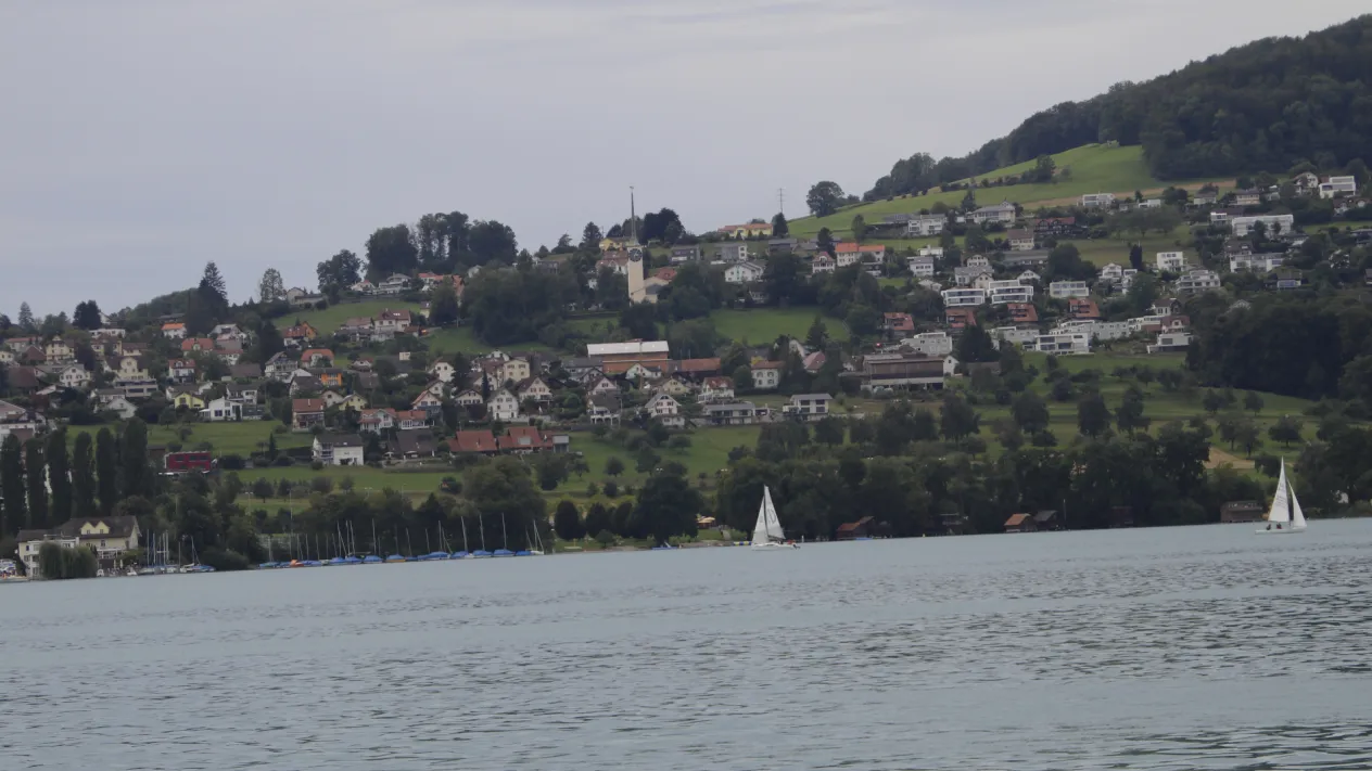 Unser Dorf Böju (Foto: Peter Eichenberger) Unser Dorf Böju (Foto: Peter Eichenberger)